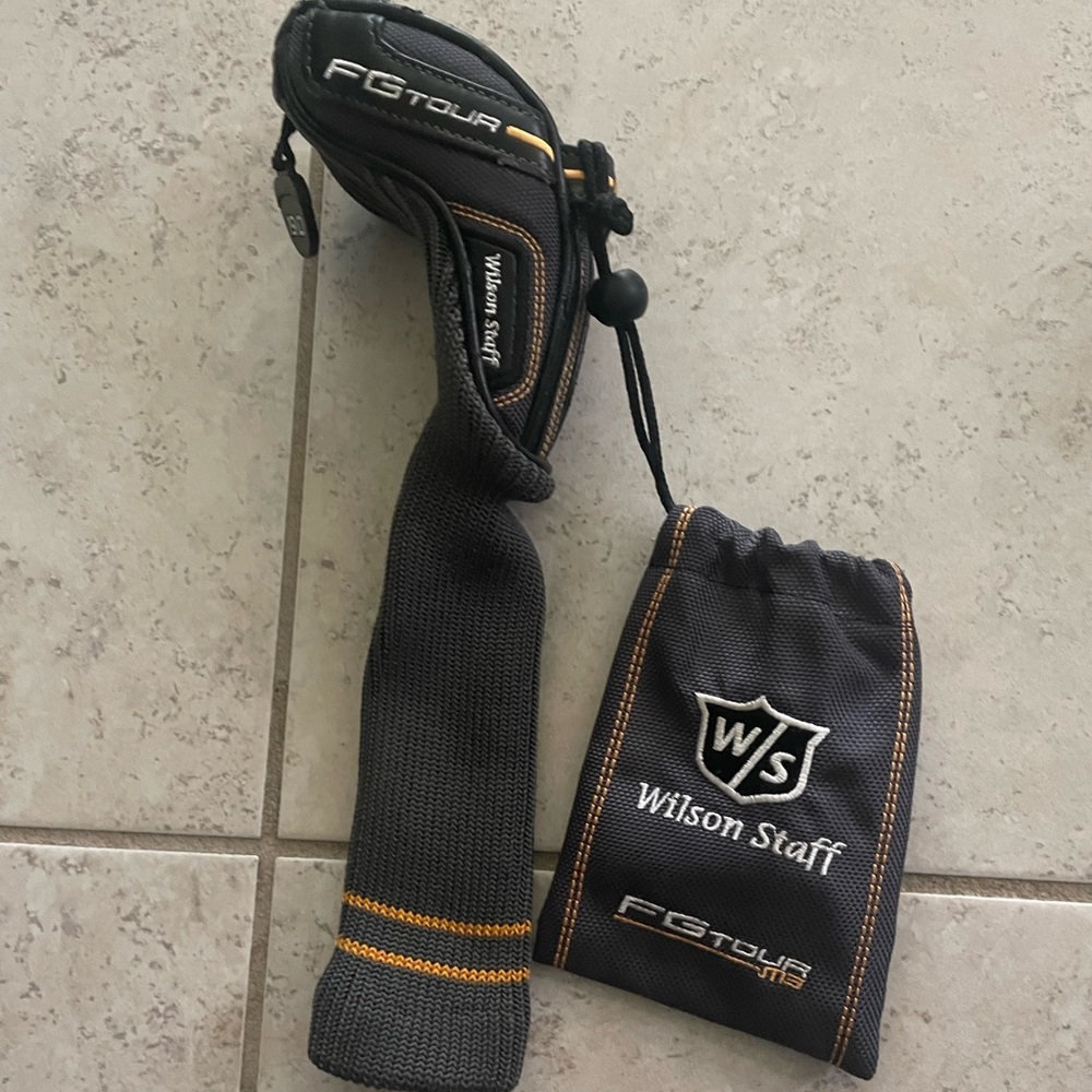 Wilson staff head cover and accessorie bag